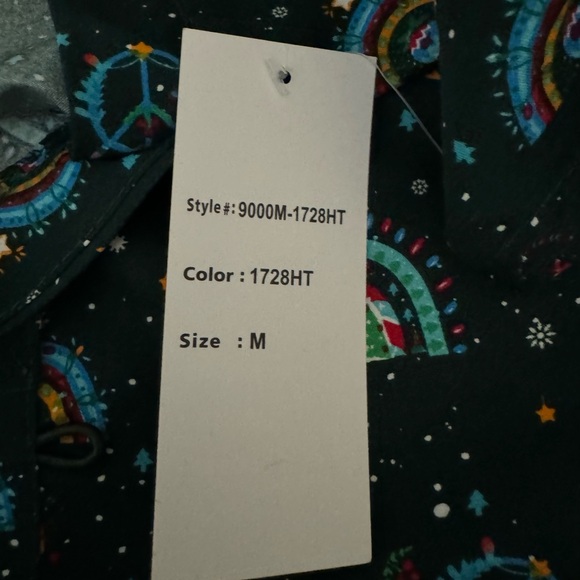 Women’s Gabby Brooke Holiday Christmas Rainbow Scrub Top NWT size Medium gift - Picture 4 of 5